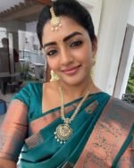 Premium Women's Jacquard Banarasi Silk Saree Ideal for Weddings & Festivals. - Image 4