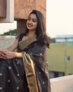 indian saree for women, best collection of sari for festival and wedding. - Image 5