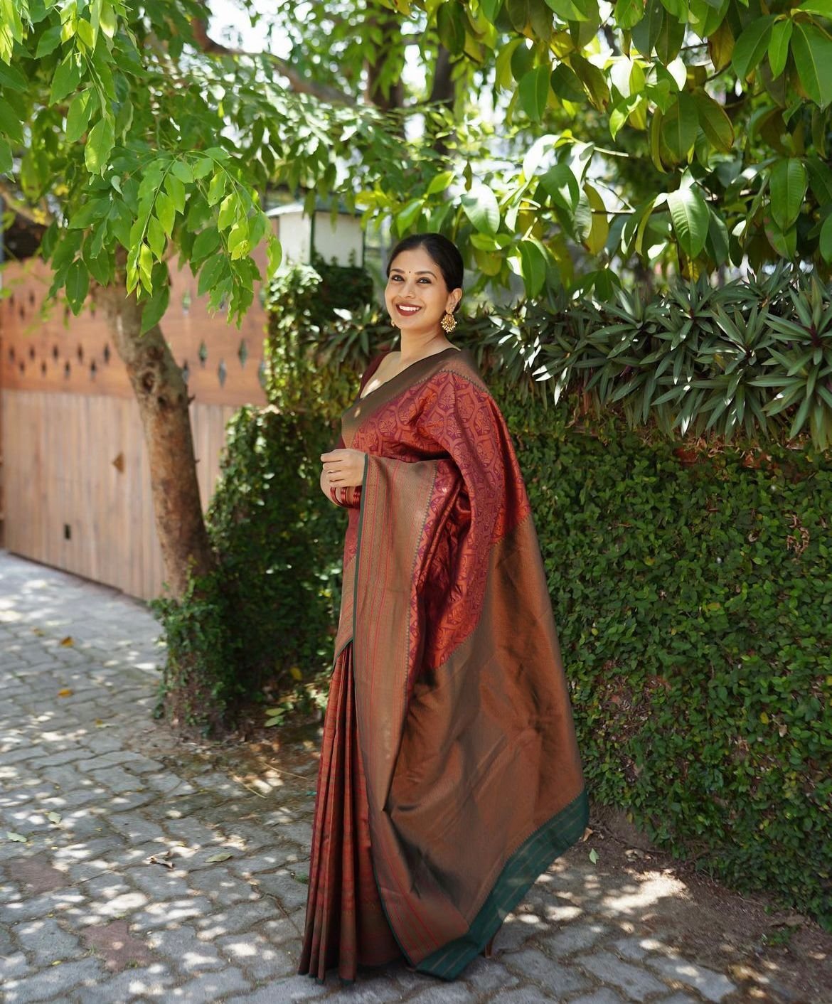 4 Premium Women's Jacquard Banarasi Silk Saree Ideal for Weddings & Festivals. - Image 1