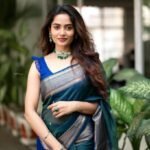 Premium Women's Jacquard Banarasi Silk Saree Ideal for Weddings & Festivals.