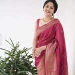 Premium Women's Jacquard Banarasi Silk Saree Ideal for Weddings & Festivals.
