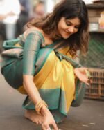 Premium Women's Jacquard Banarasi Silk Saree Ideal for Weddings & Festivals. - Image 6