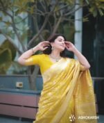 Premium Women's Jacquard Banarasi Silk Saree Ideal for Weddings & Festivals. - Image 6