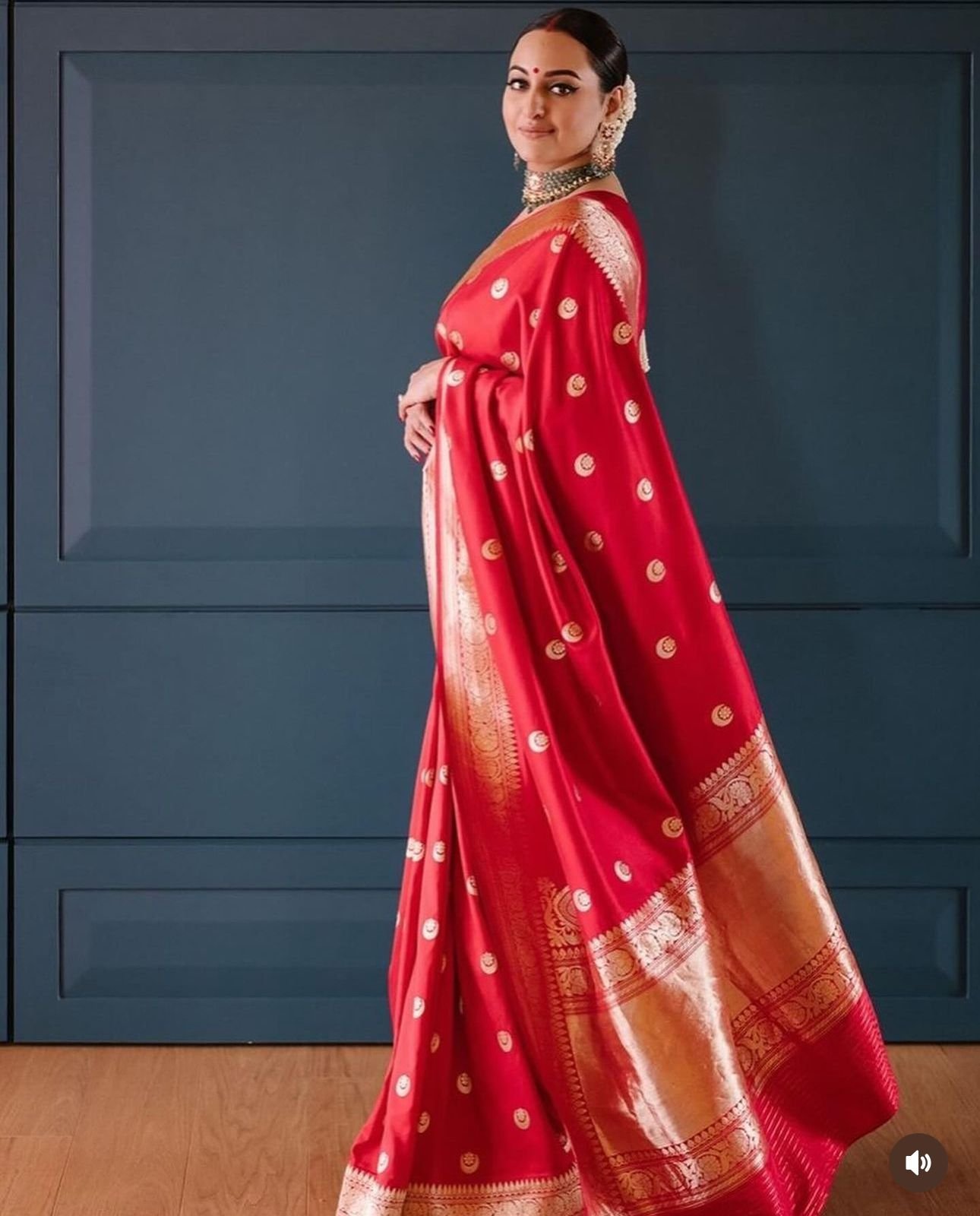 6 saree for women in festival season and function. - Image 1