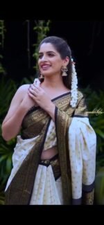 Premium Women's Jacquard Banarasi Silk Saree Ideal for Weddings & Festivals.