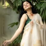 Banarasi Silk Saree Ideal for Weddings & Festivals. - Image 4